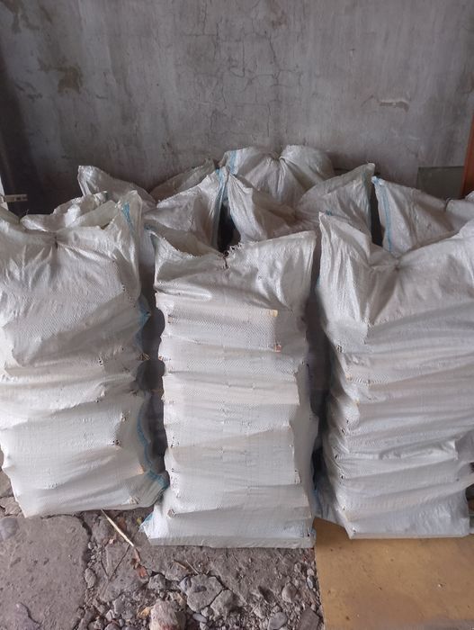 Уголь дрова в мешках