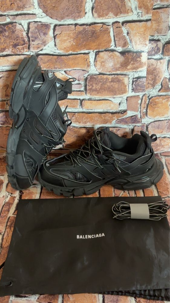Balenciaga track | black 45