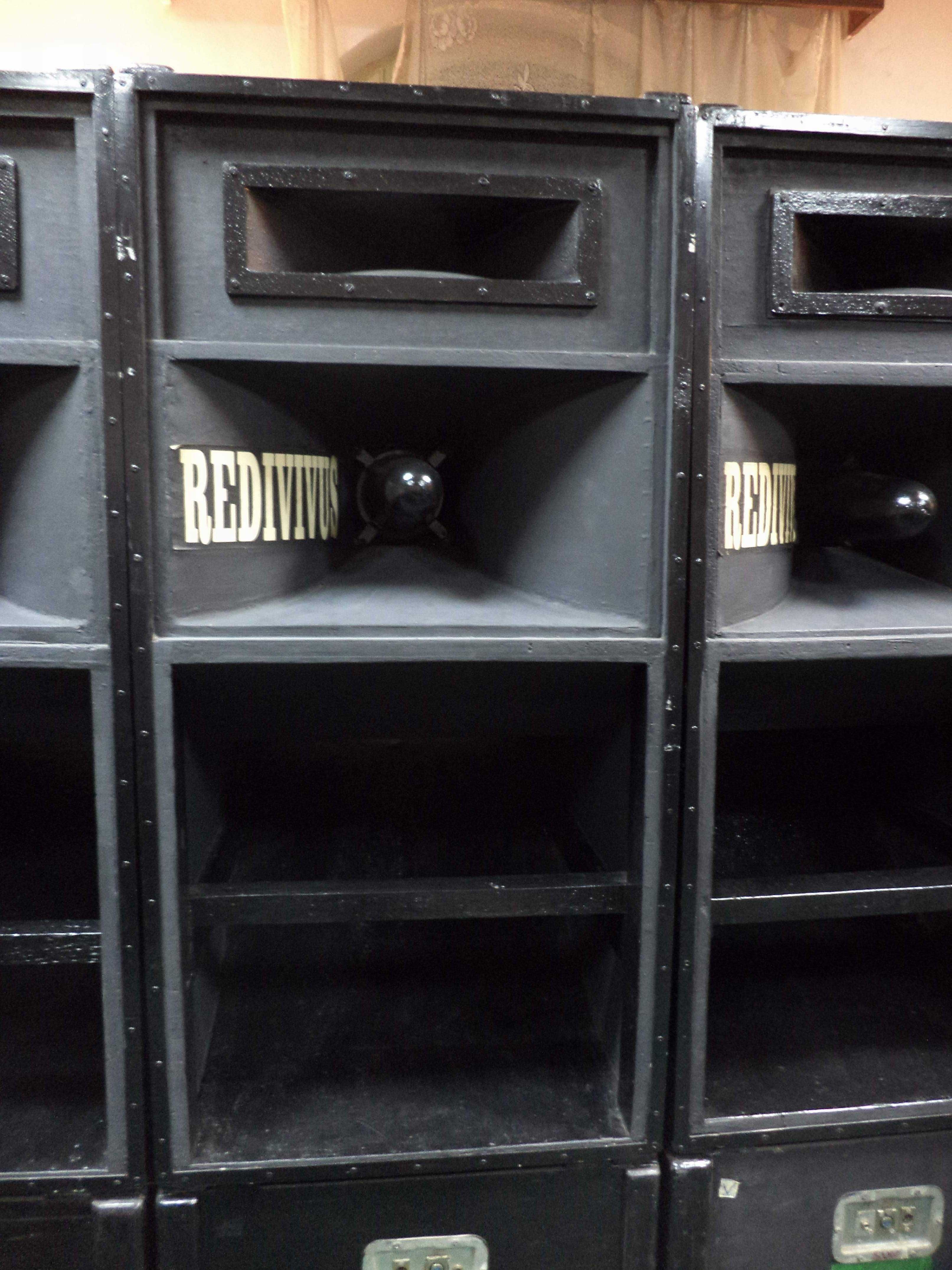 Incinte, boxe,  copie EAW Turbosound, pe trei cai