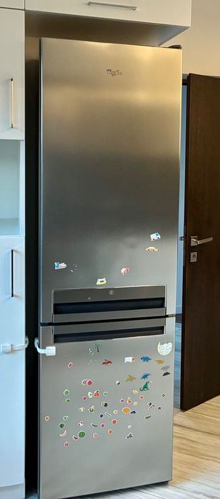 Vând urgent combină frigorifică Whirlpool 6th sense