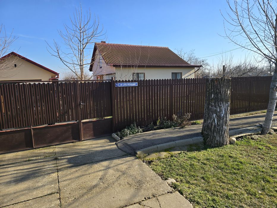 Casă de vânzare sau schimb cu apartament 2 camere