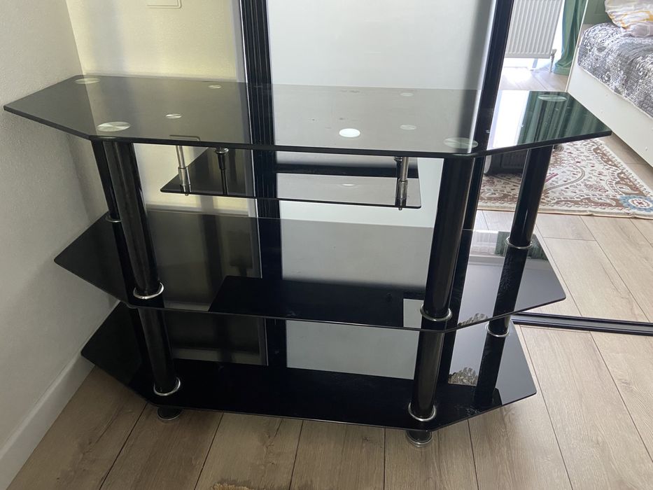 Тумба под тв в отличном состоянии