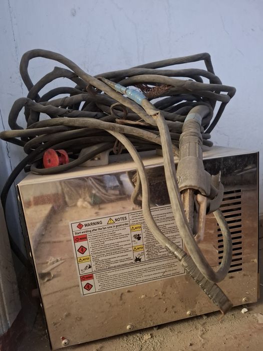 Сварочный аппарат в рабочем состоянии