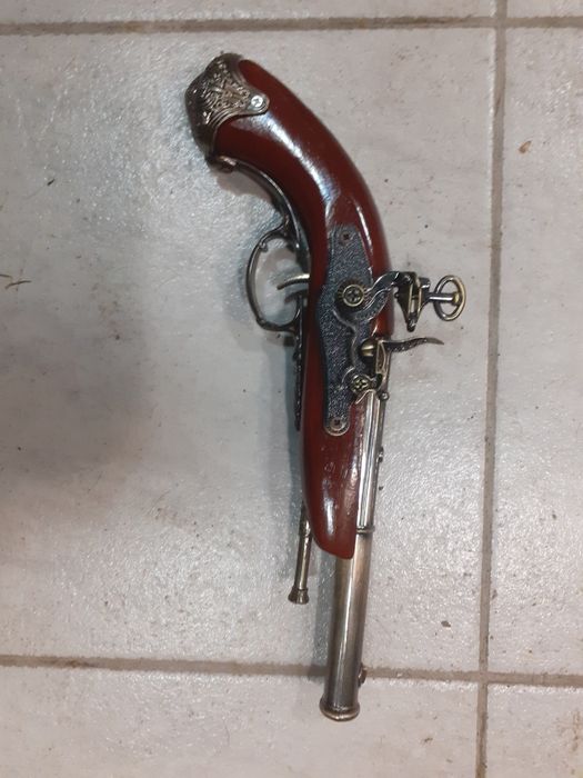 Красив кремъчен пистолет,пищов,оръжие