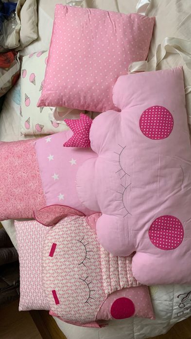 Продам подушки-бортики в кроватку