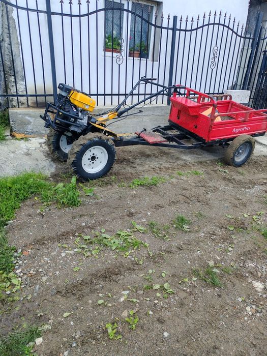 Vând motocultor 18 cp cu remorca