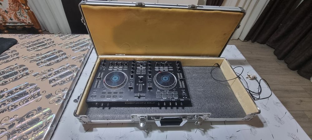 Consola DJ DENON MC 4000 +  cutie transport