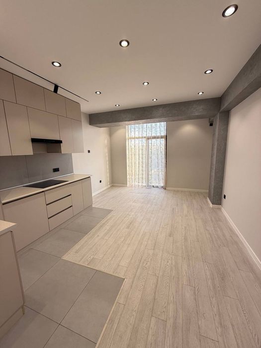 Мега планет метро юнусабад -13 1 комнатная студия, пустая