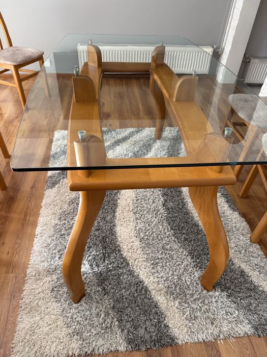 Трапезна маса