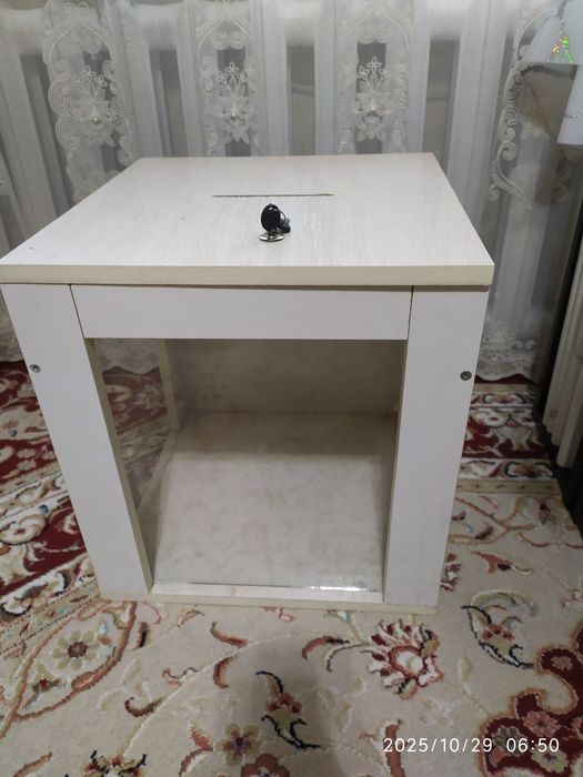 Отдам ящик для пожертвований