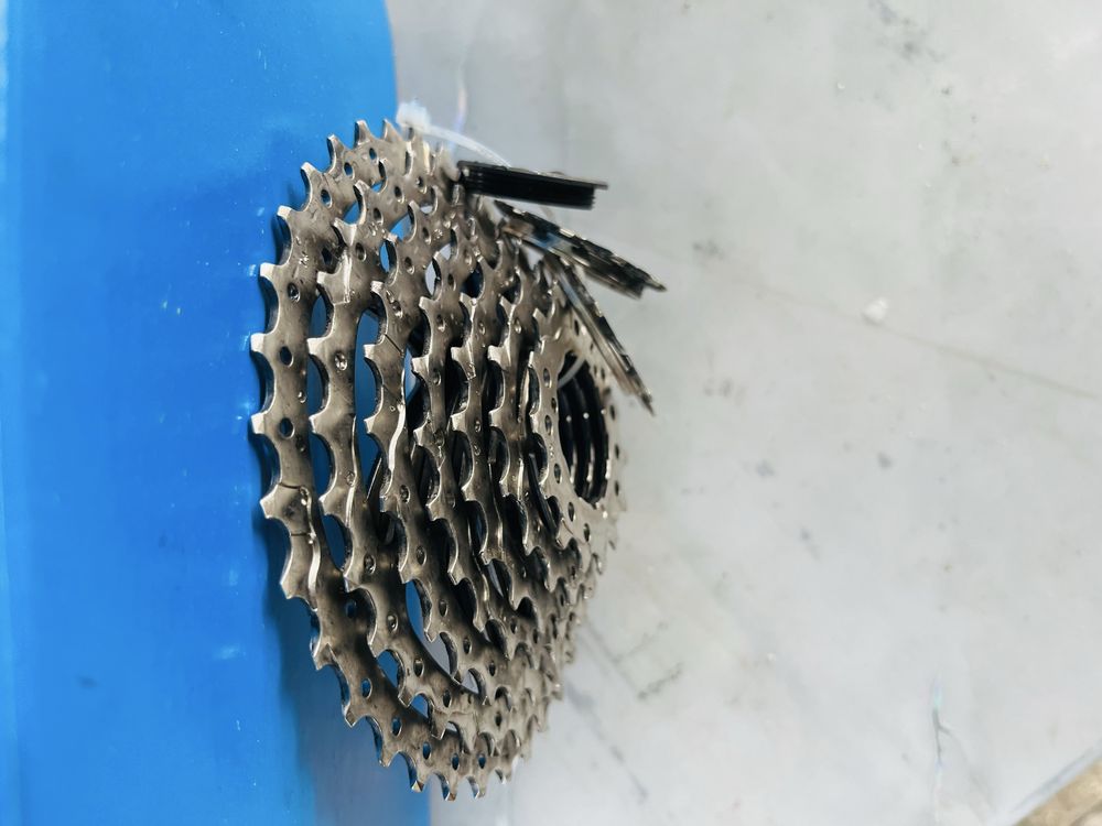 Продавам Групсет SHIMANO