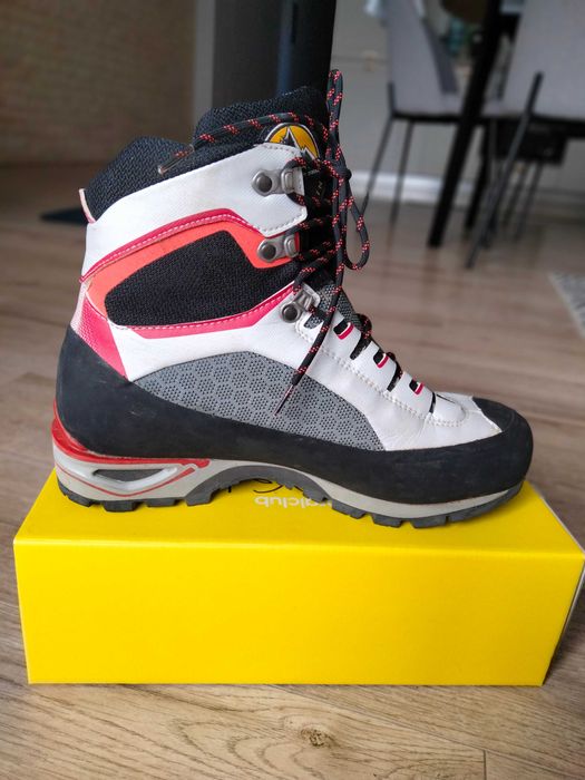 Vand bocanci 'La sportiva', seria Trango Tower, nr 39