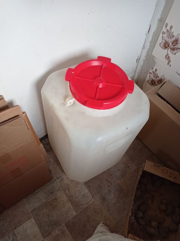 Продам цестерну 90 л