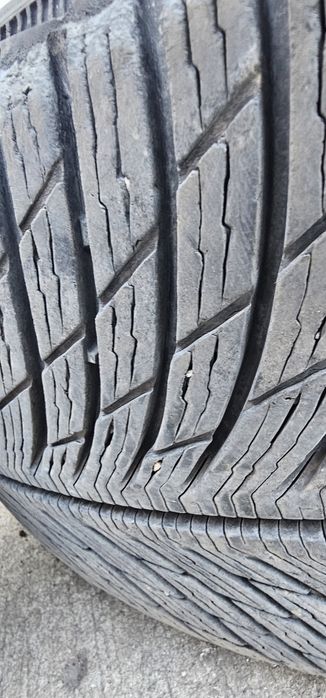 Продавам четири зимни гуми Michelin 265 60 18