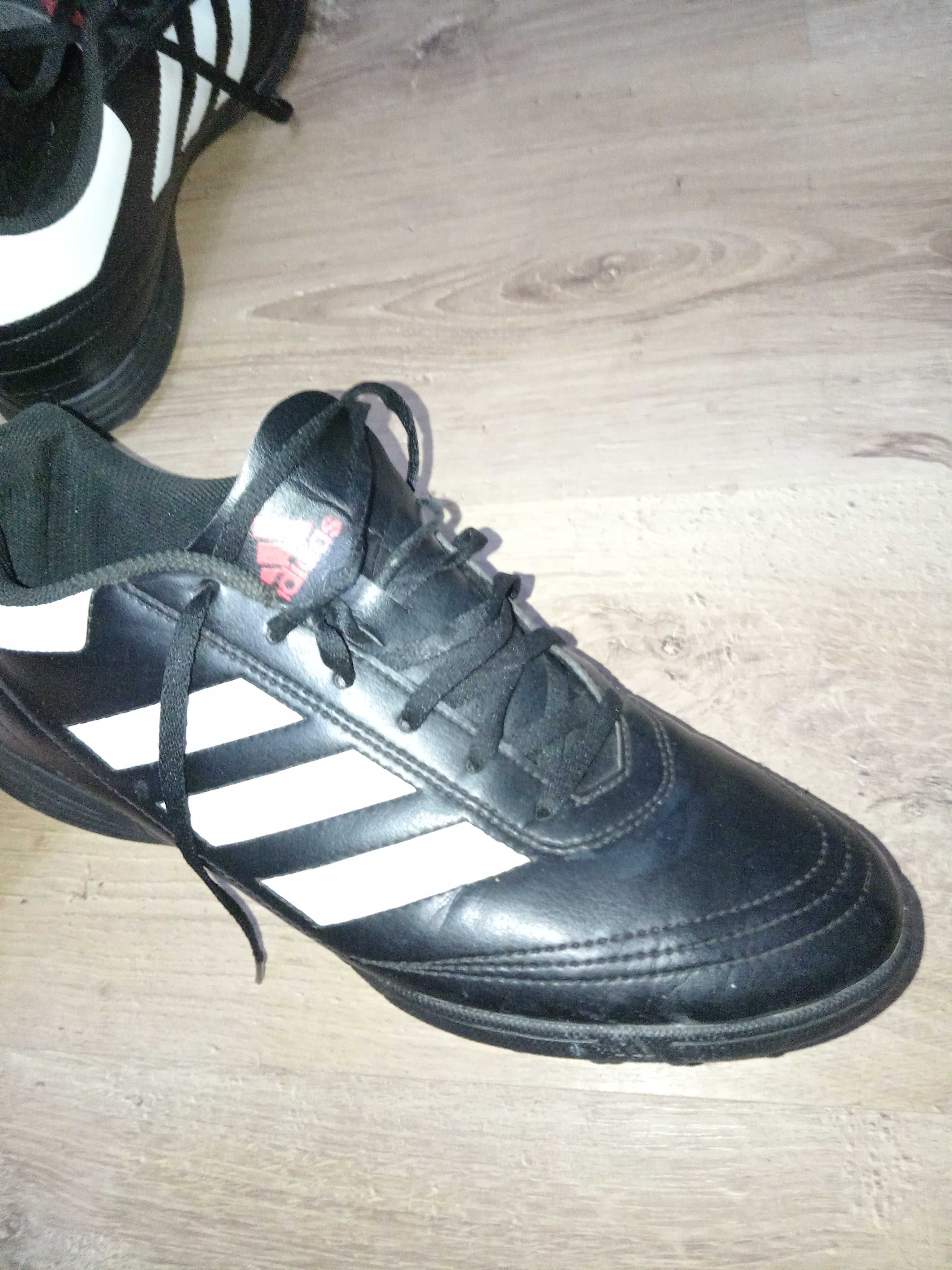 ghete fotbal adidas sintetic