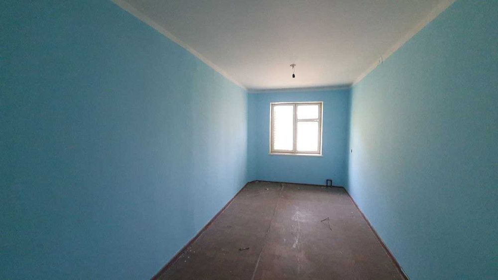 Заканал Лаззат магазини 3 хонали квартира ижарага берилади.ID: 1459