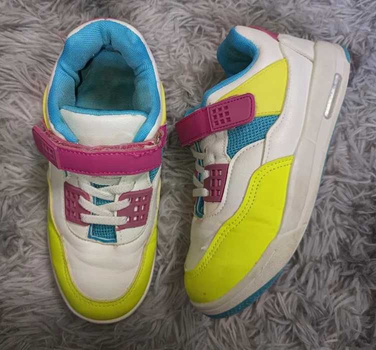 Pantofi sport Sinsay mărime 34