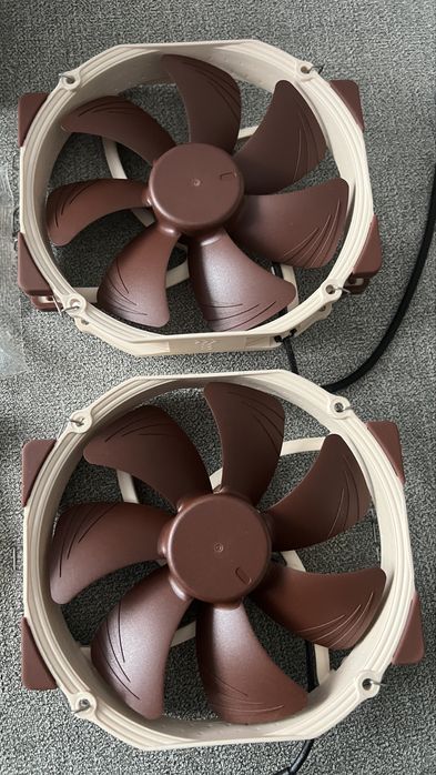 Cooler Noctua NH-D15 cu prinderea de Intel