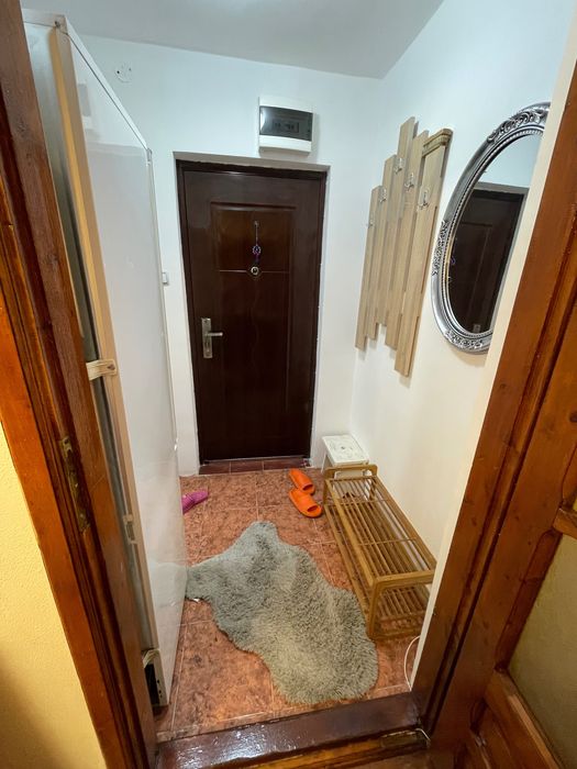 Inchiriez apartamente