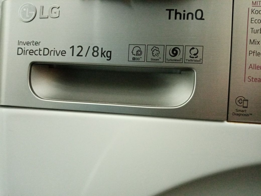Mașina de spălat cu uscător LG  12 kg