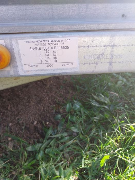 Vând remorcă de 750 kg