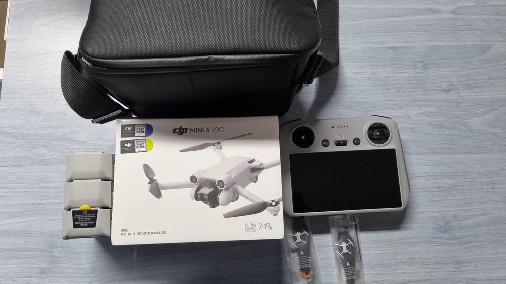 DJI Mini 3 Pro SIGILATA 3 baterii, consola, elice, gata de zbor