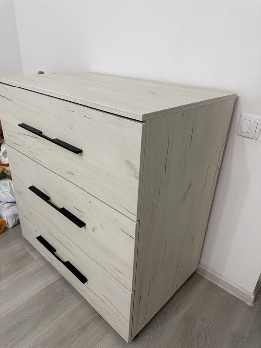 Продам комод, почти новый