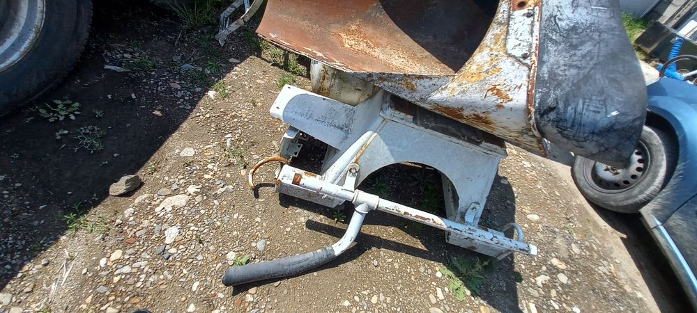 Vând piese betonieră Schwing Stetter