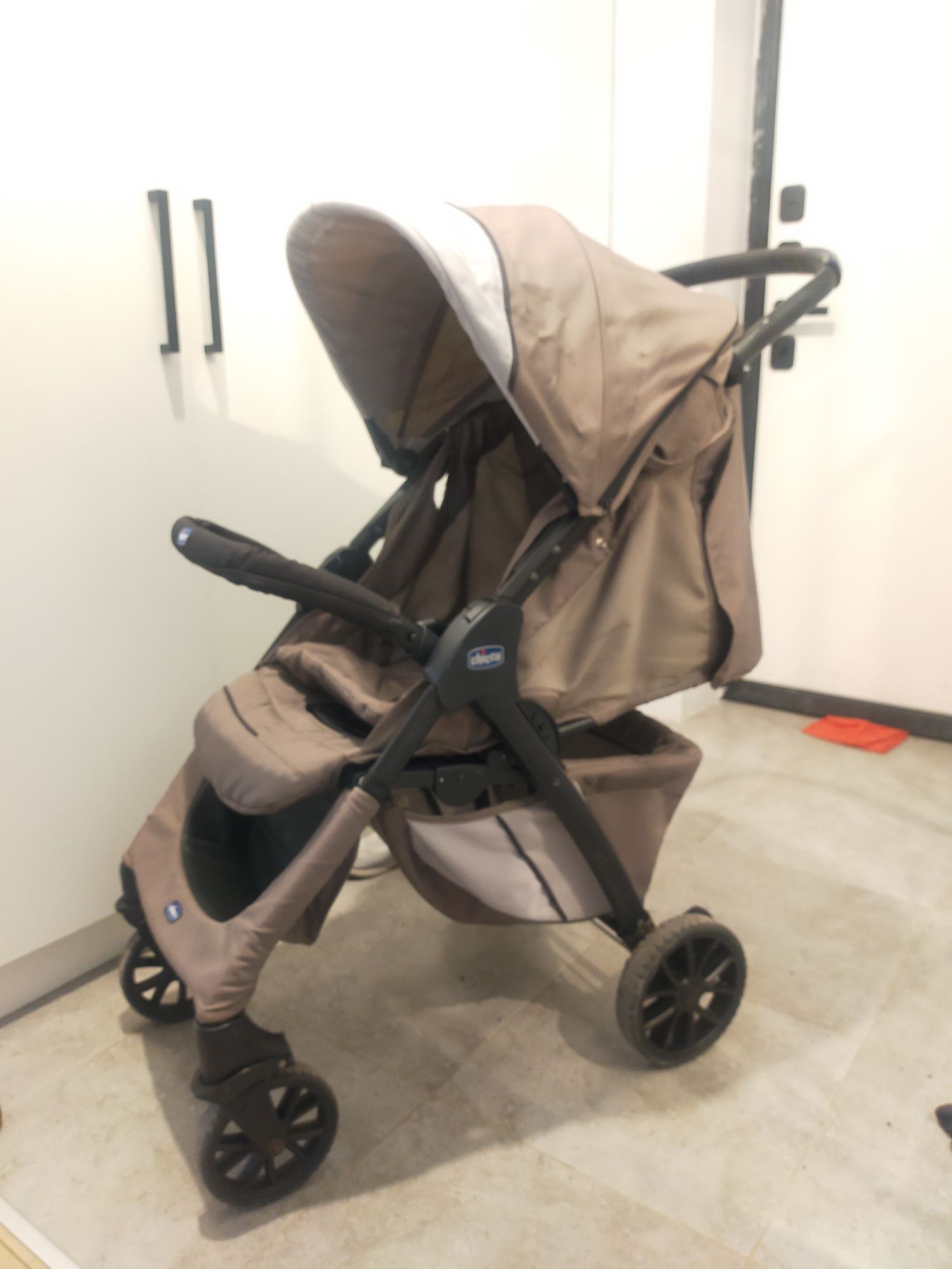 Прокат детских  колясок/ Stroller rental.