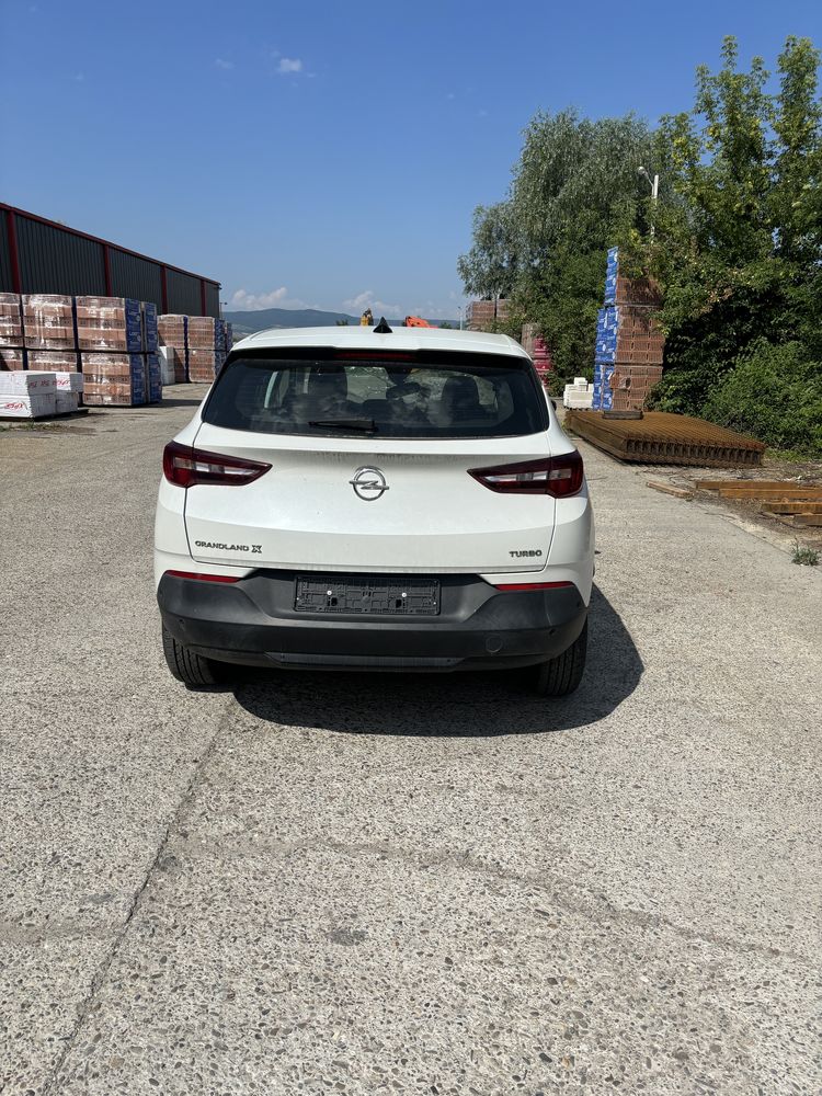 Opel grandland x avariat