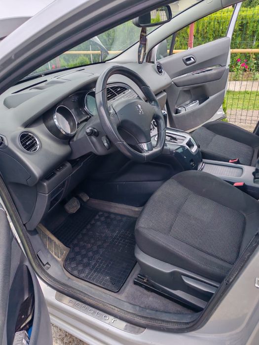 Peugeot 5008, 2012, 7 locuri