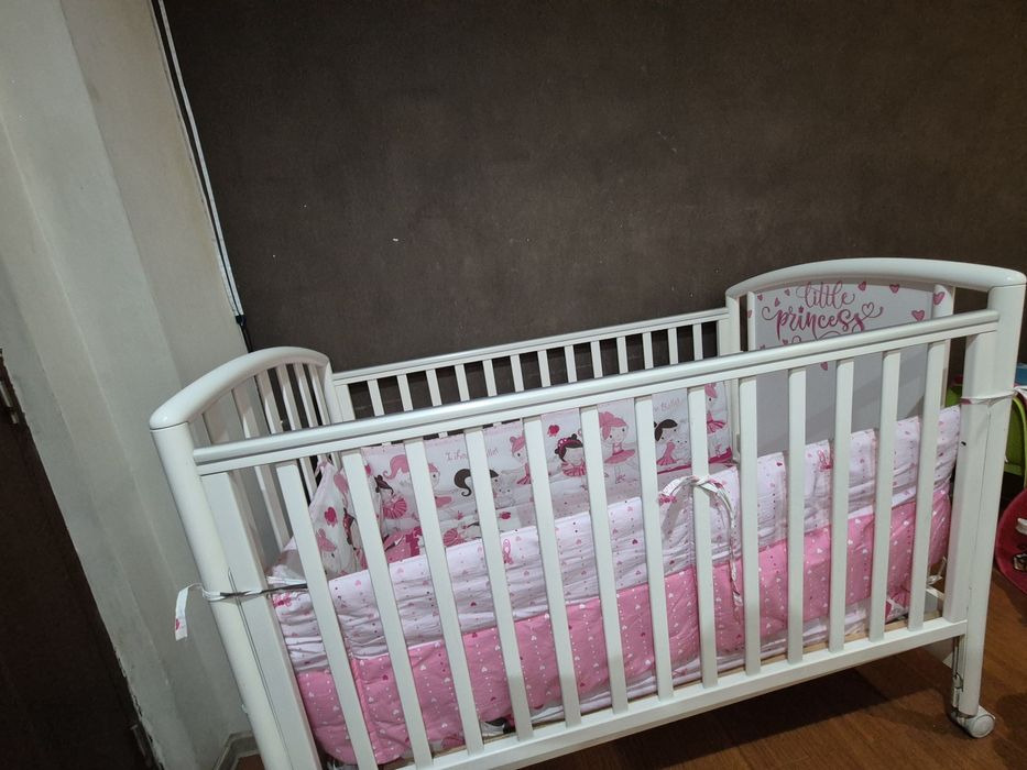 Vând pătuț bebeluși