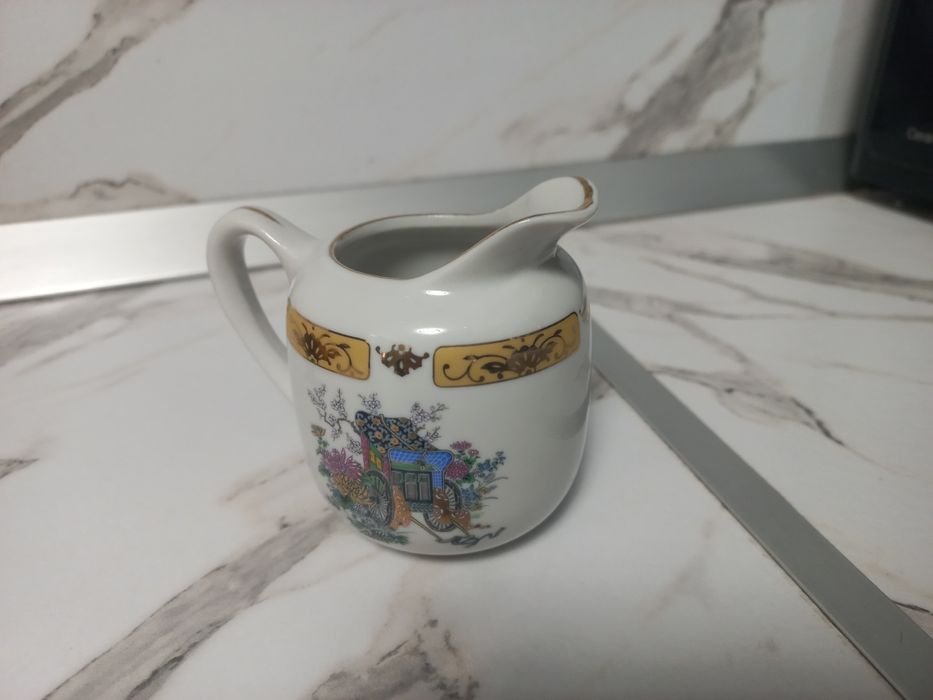 TANAKA JAPAN - порцеланова каничка за чай!