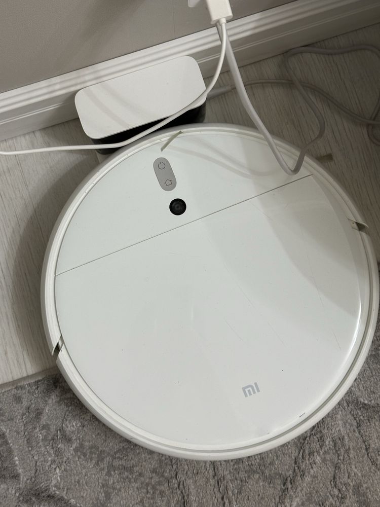 Продам робот-пылесос Xiaomi Mi Robot Vacuum