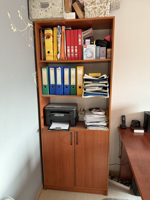 Шкаф офисный бу в хорошем состоянии