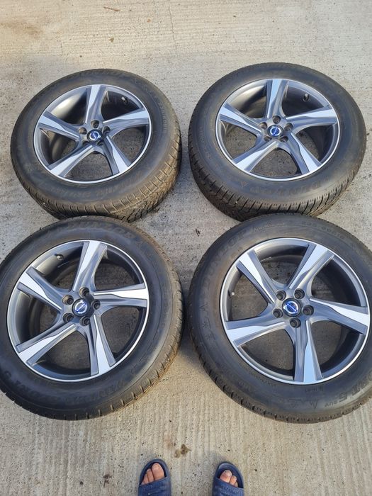 Vind jante cu anvelope noi Volvo 235 60 r18