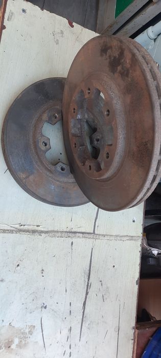 Тормозные диски Ford Maverick/Nissan Terrano R20