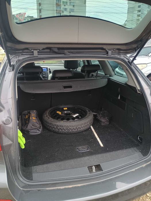 Продавам Opel Astra J 1.4 140к.с