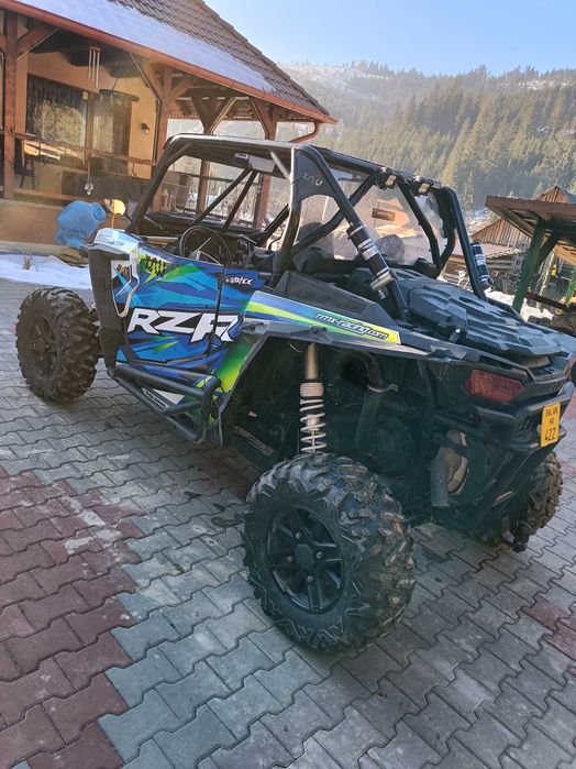 UTV Polaris RZR 1000