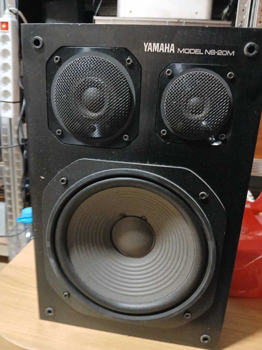 vand schimb boxa Yamaha ns20m