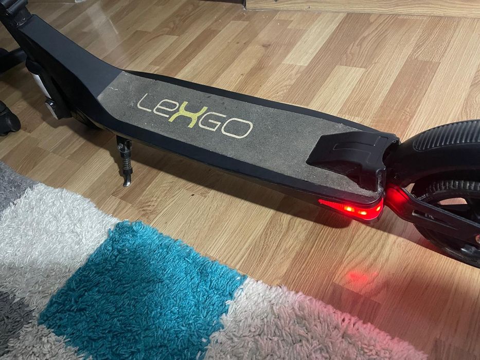 Vând trotineta electrica