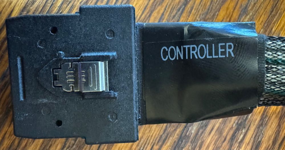 Controller RAID HP Smart Array P440 2GB FBWC + cablu SAS original