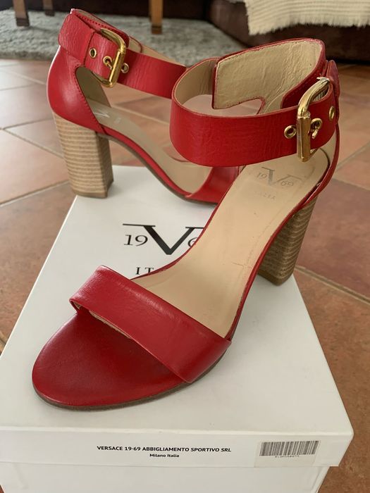 Кожени червени сандали Versace 1969 с масивен ток