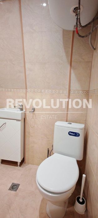 Дава се под наем Едностаен апартамент в Пловдив, Център - 30 кв.м за 300 € - Снимка #6