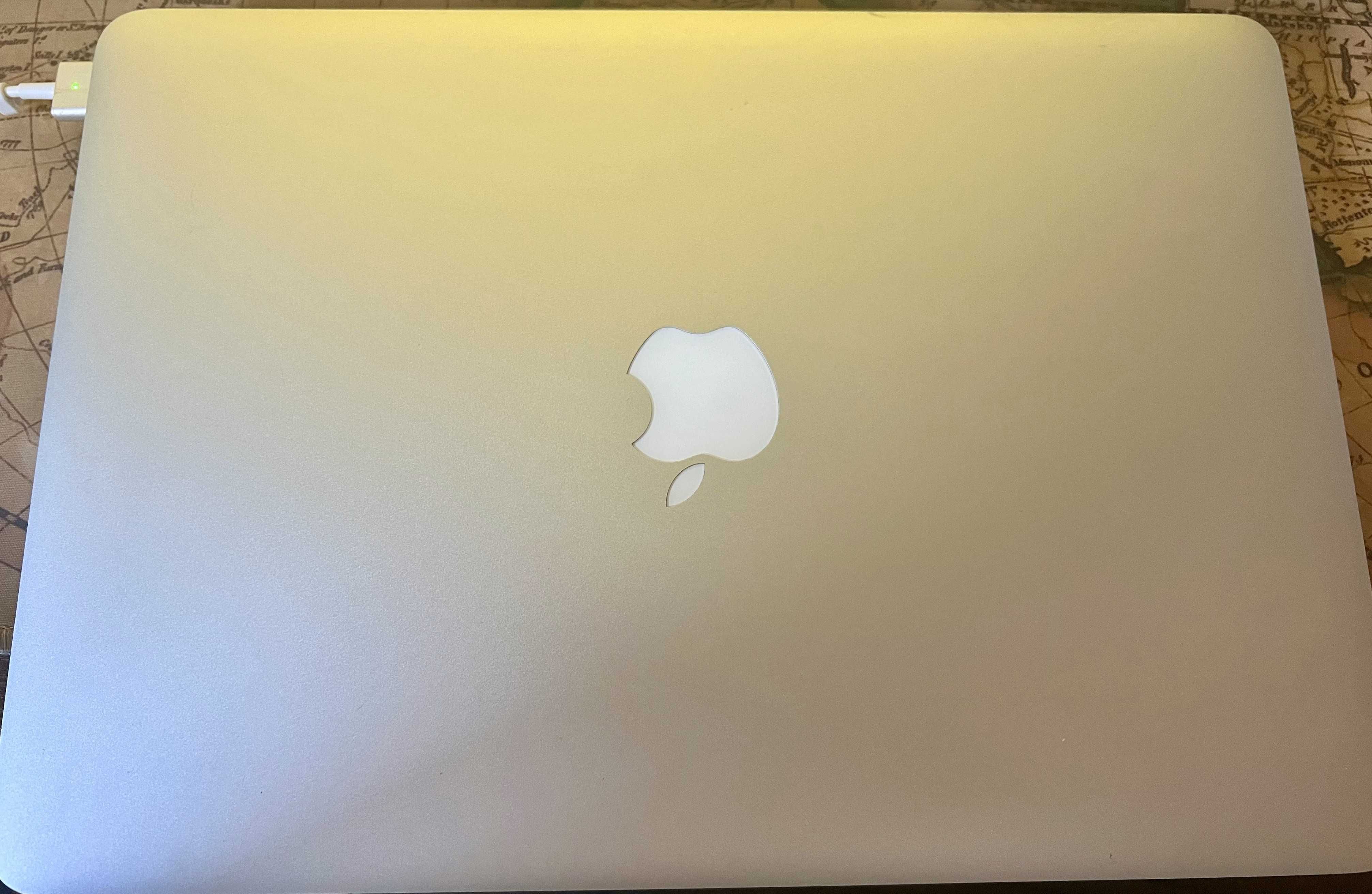 MacBook Air 13" Модель А1466, i7, ОЗУ 8 ГБ, HDD М2-SSD-512 ГБ