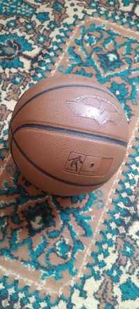Баскетбольный мяч, подходят для игры в зале и на улице