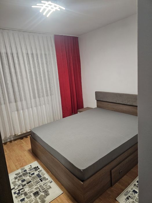 Închiriez apartament