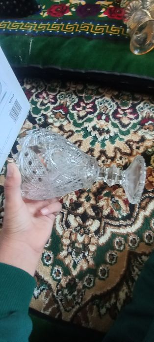 Chini va Xrustalar sotiladi