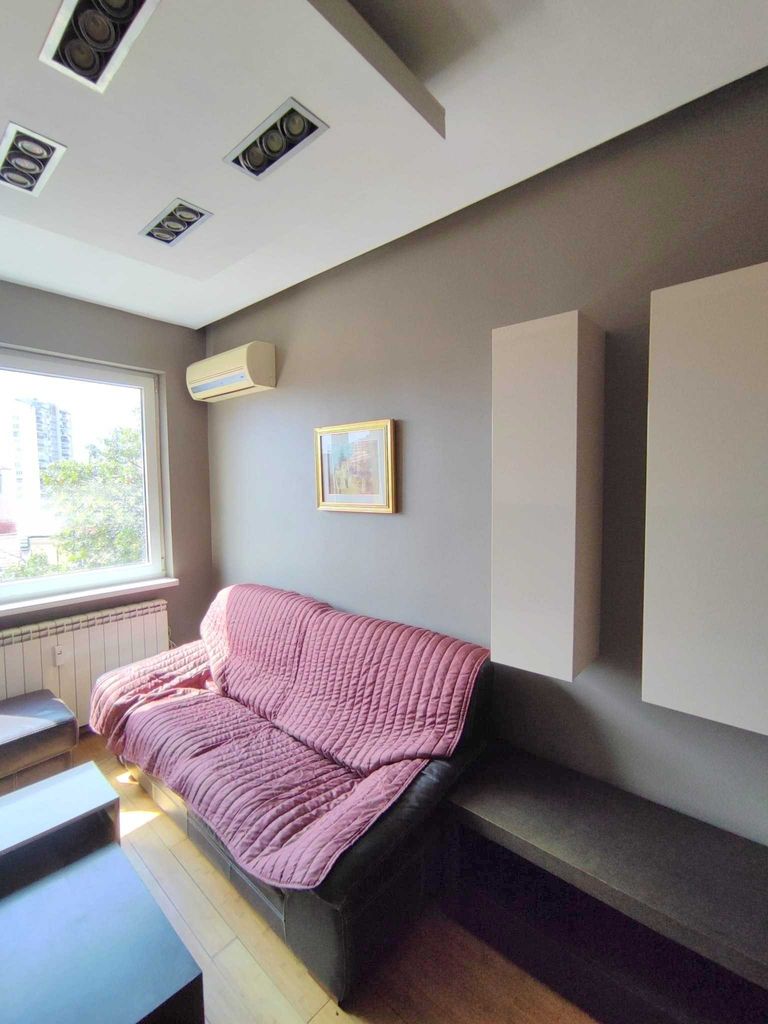 Дава се под наем Тристаен апартамент в София, Център - 65 кв.м за 650 € - Снимка #8