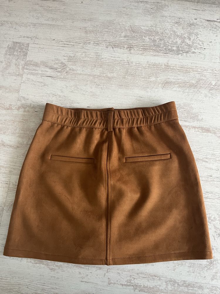 Пола Bershka нова без етикет